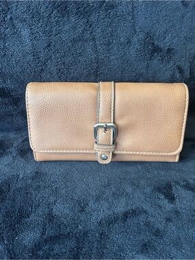 Classic Buckle Clutch Wallet - Tan Women’s Wallet